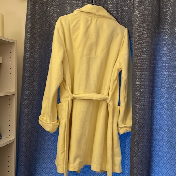 Chaps Women’s Yellow Knee Length
Bathrobe Size S/M
Good Condition - Picture 2 of 9